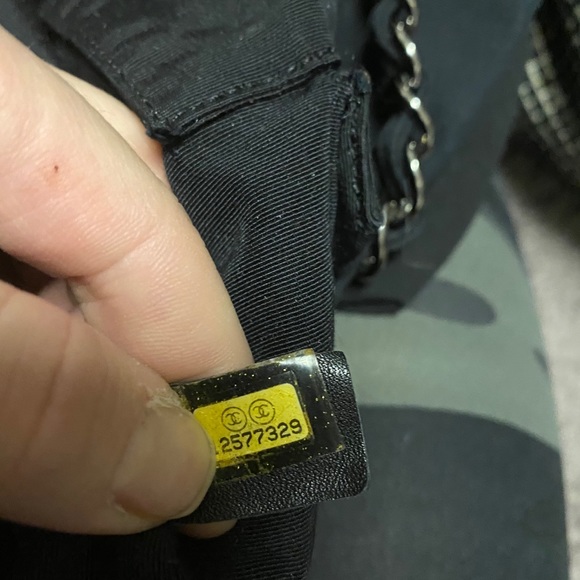 Auth. Chanel 2.55 Reissue Black & White Tote Bag - Picture 10 of 17